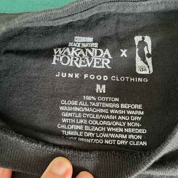 New York Knicks Junk Food T-Shirt Wakanda Forever 100% Cotton NWOT Fits Small - Picture 4 of 6